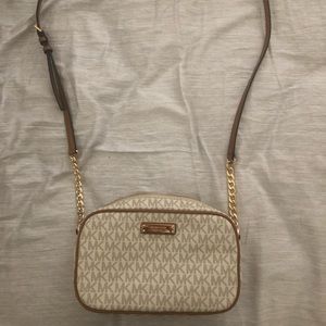 Michael kors crossbody